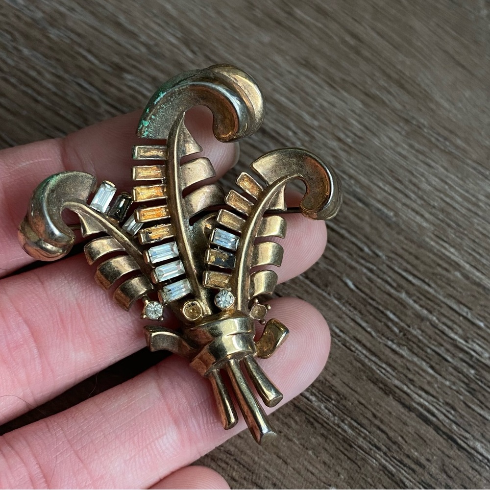 COPY - Vintage Trifari Brooches pin